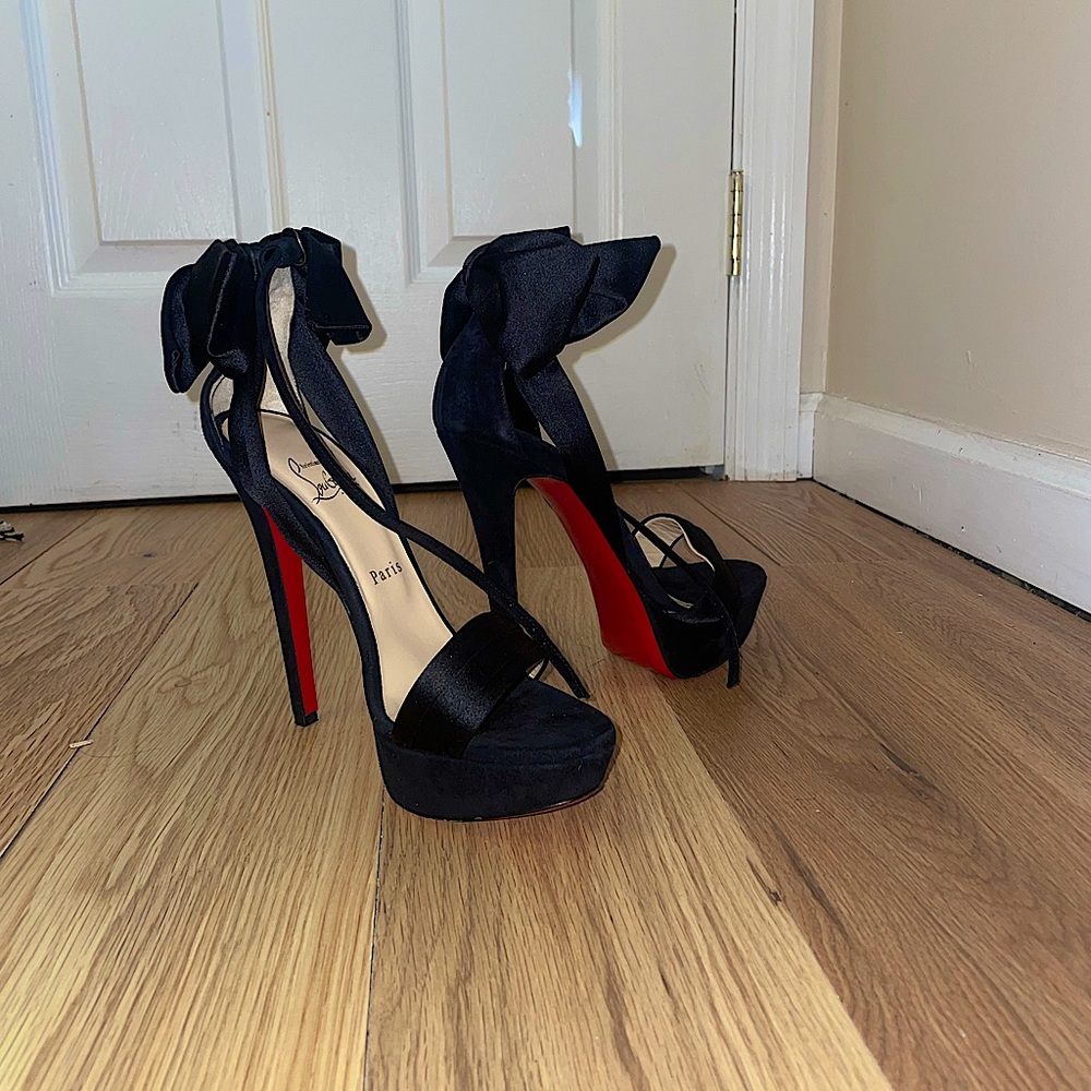 Christian Louboutin - VAMPANODO 140 VEAU VELOURS SATIN